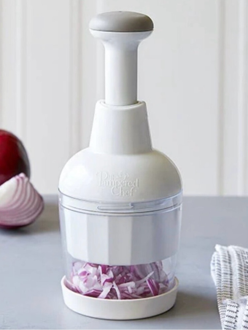 Pampered Chef Push Function Food Chopper 2585 White with Box